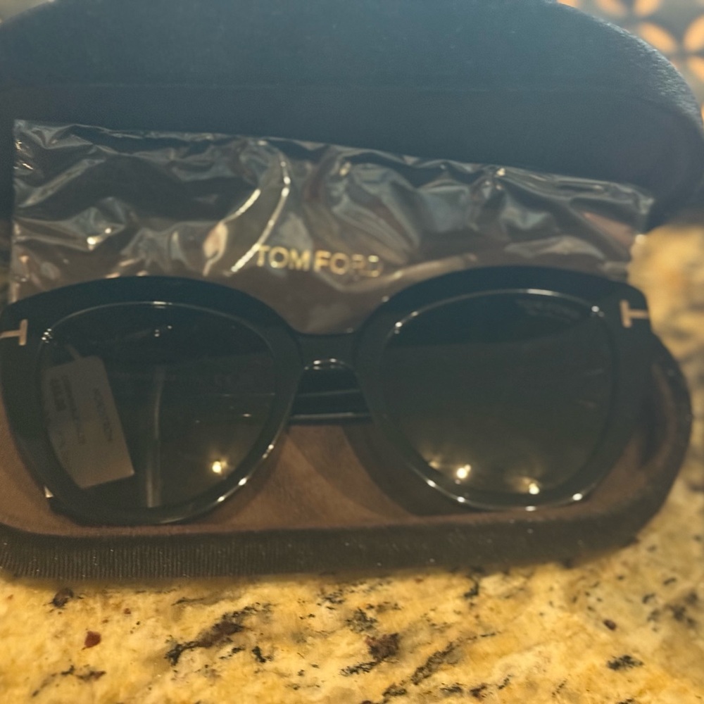 Tom Ford IZZI Sunglasses - Picture 9 of 14